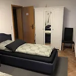 Messezimmer 4u Guest house Dusseldorf